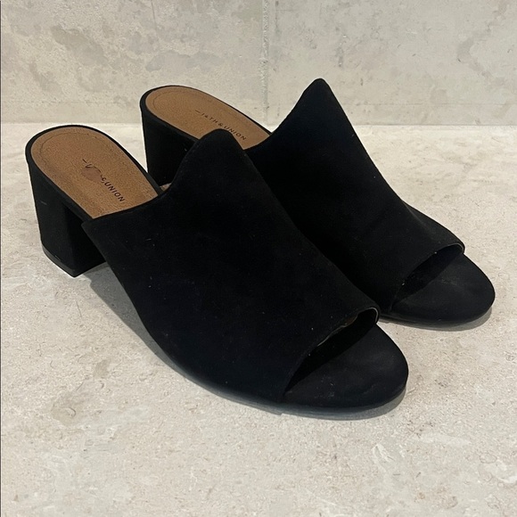 14th & Union Hayzel Black Suede Mules - Picture 1 of 7